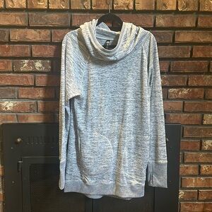 90 Degrees hooded oversized sweatshirt. Size XL